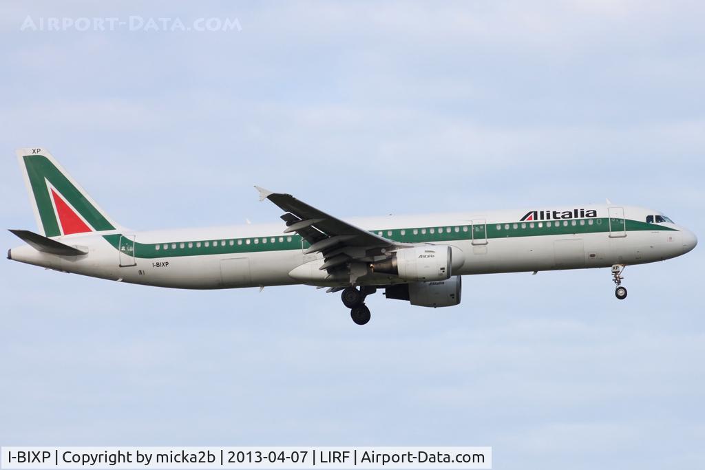 I-BIXP, 1996 Airbus A321-112 C/N 583, Landing. Scrapped in december 2019.