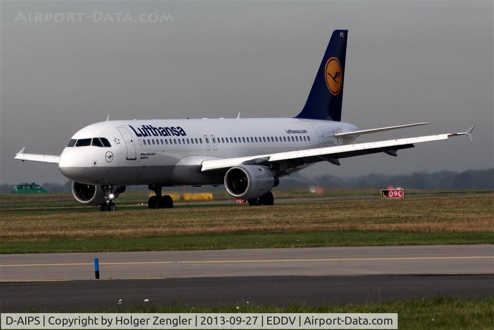 D-AIPS, 1990 Airbus A320-211 C/N 0116, Arrival from MUC on taxi to apron....