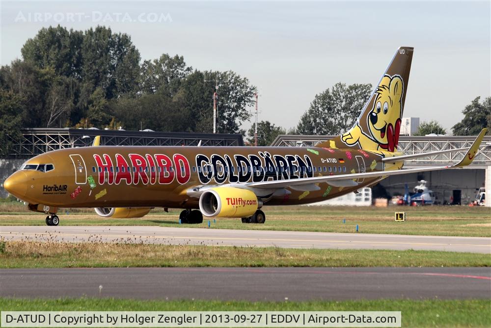 D-ATUD, 2006 Boeing 737-8K5 C/N 34685, TUIfly´s golden gummi bear on taxi to apron.....