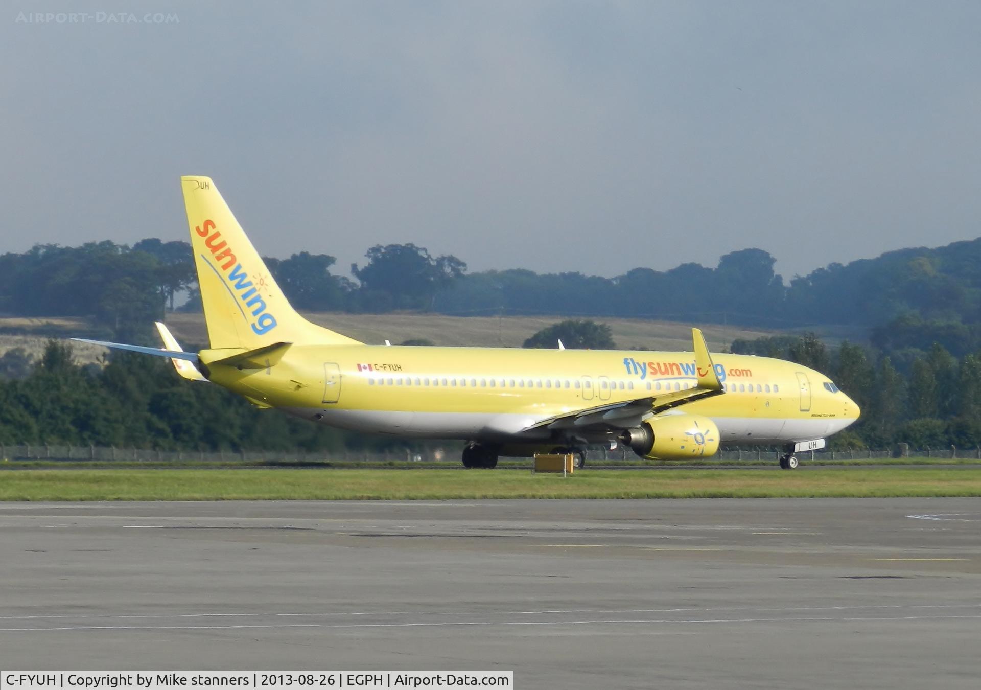 C-FYUH, 2006 Boeing 737-8K5 C/N 34689, Sunwing Airlines Boeing 737-8K5 Taxiing to runway 24 for departure to DLM On flight TOM888
