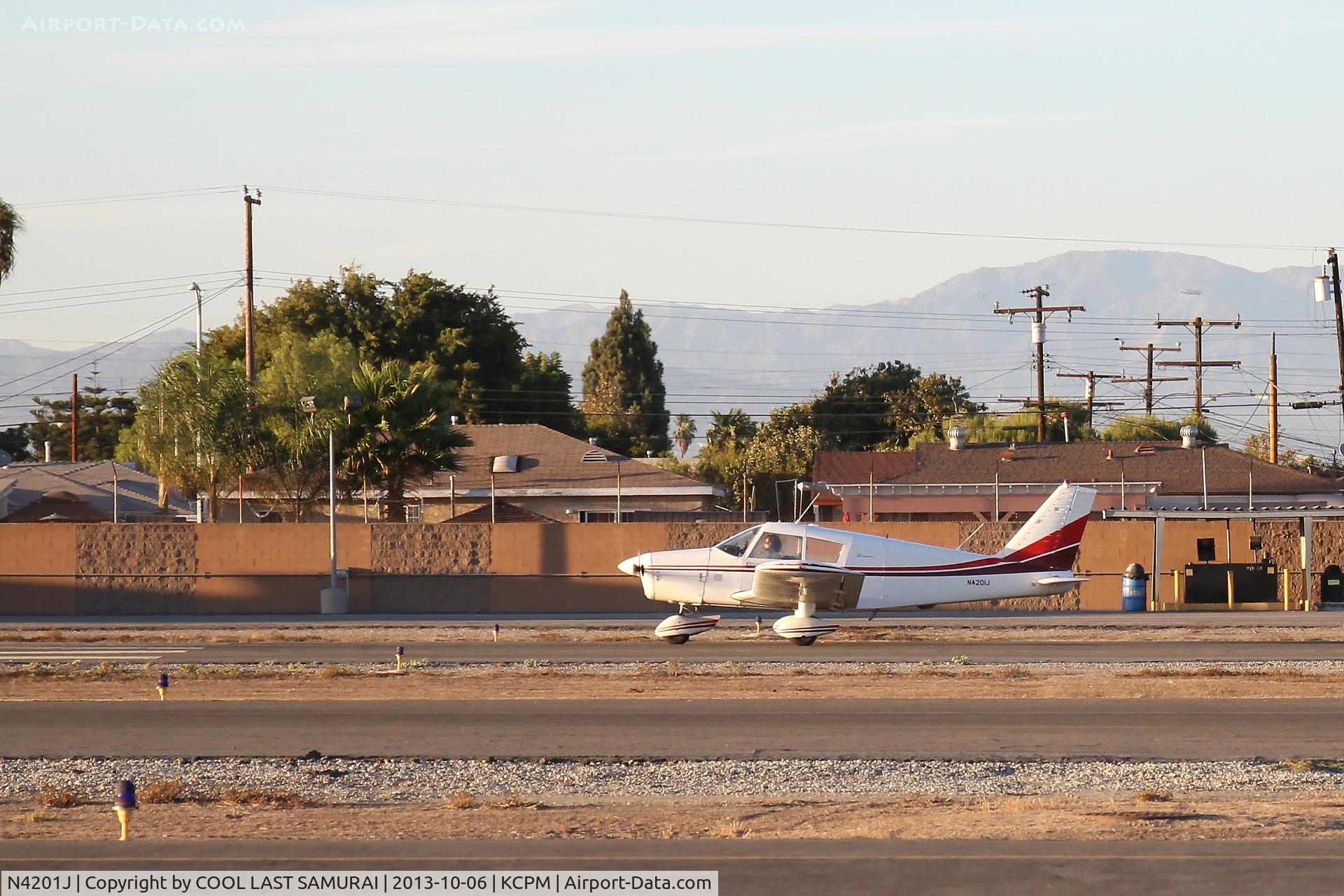 N4201J, 1966 Piper PA-28-140 C/N 28-22545, Piper 01J departing from Compton Airport Rwy25R
