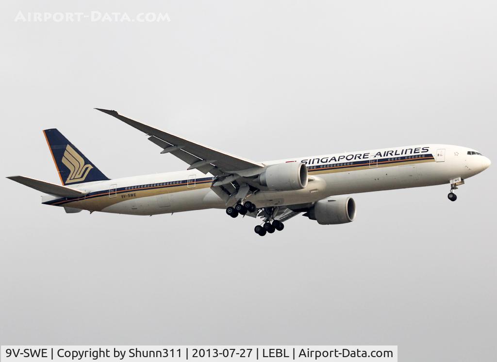 9V-SWE, 2006 Boeing 777-312/ER C/N 34570, Landing rwy 07L