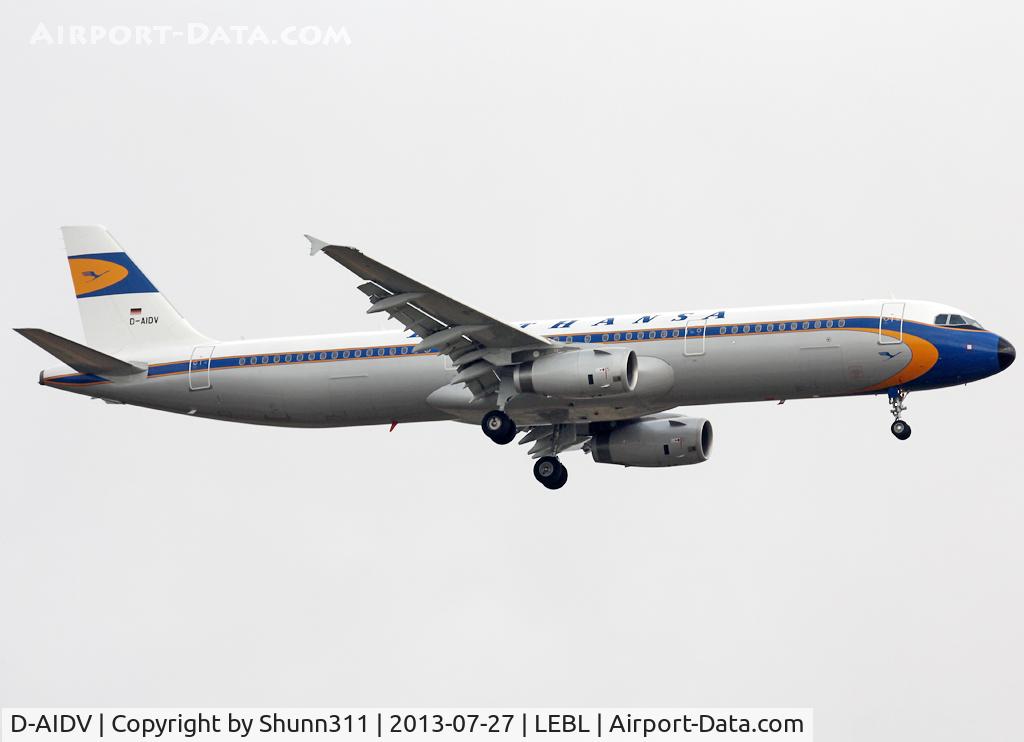 D-AIDV, 2012 Airbus A321-231 C/N 5413, Landing rwy 07L in Retrojet c/s