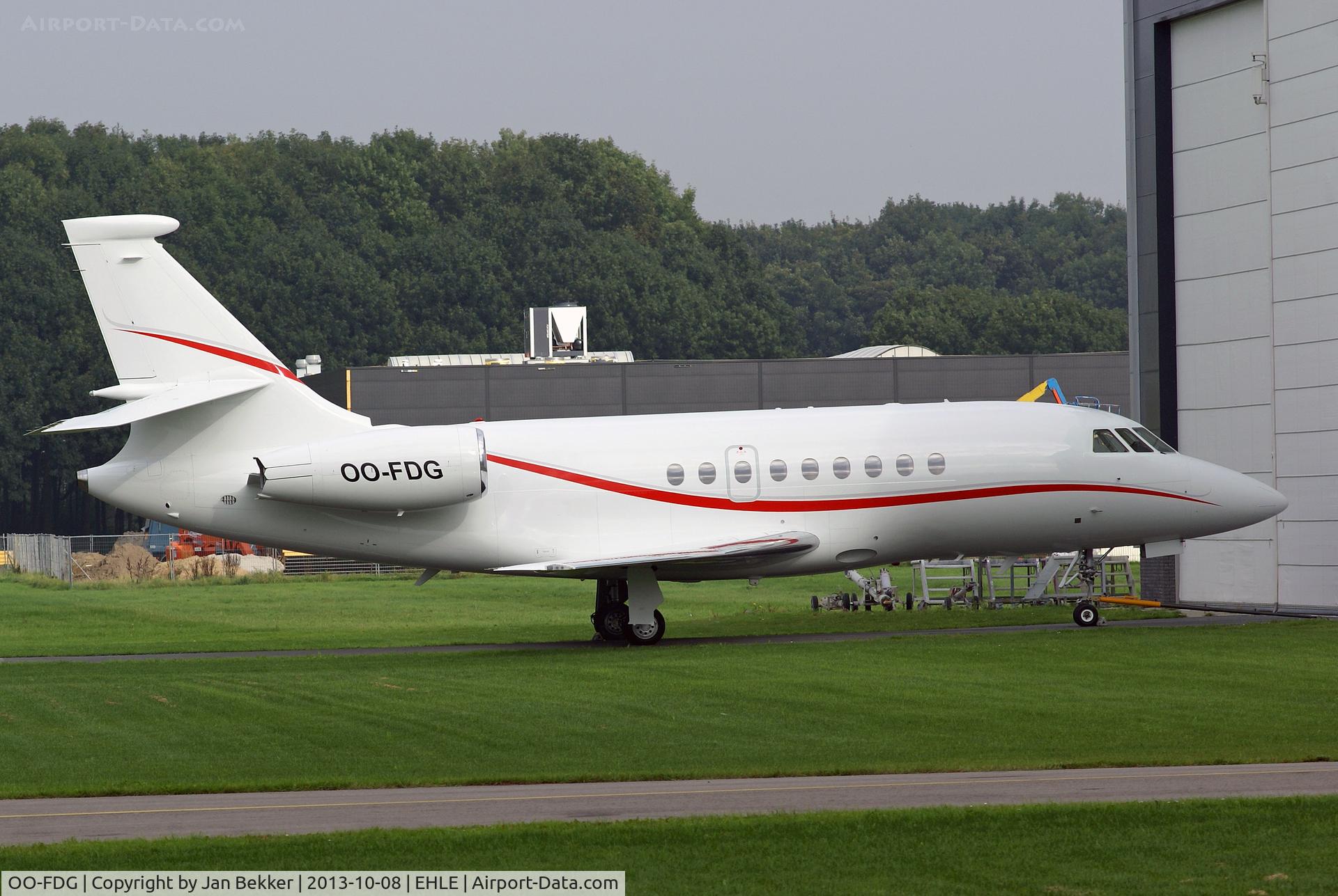 OO-FDG, 2006 Dassault Falcon 2000EX C/N 61, Lelystad Airport in front of QAPS (for a repaint?) c/n 061