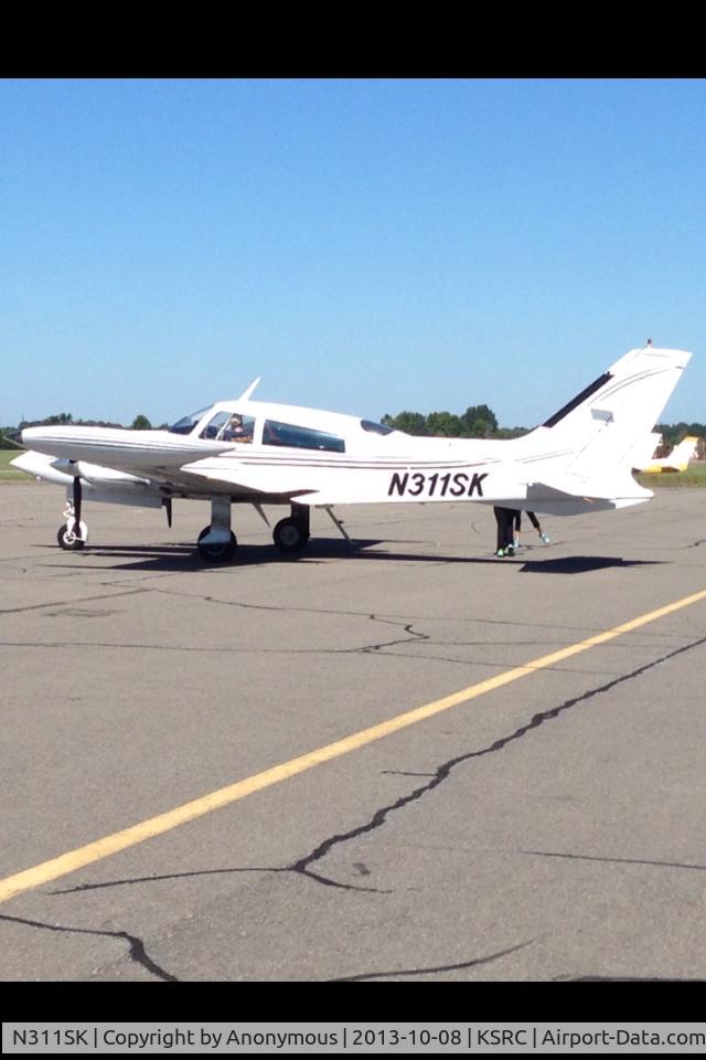 N311SK, 1976 Cessna 310R C/N 310R0687, Plane at the Searcy, AR airport
