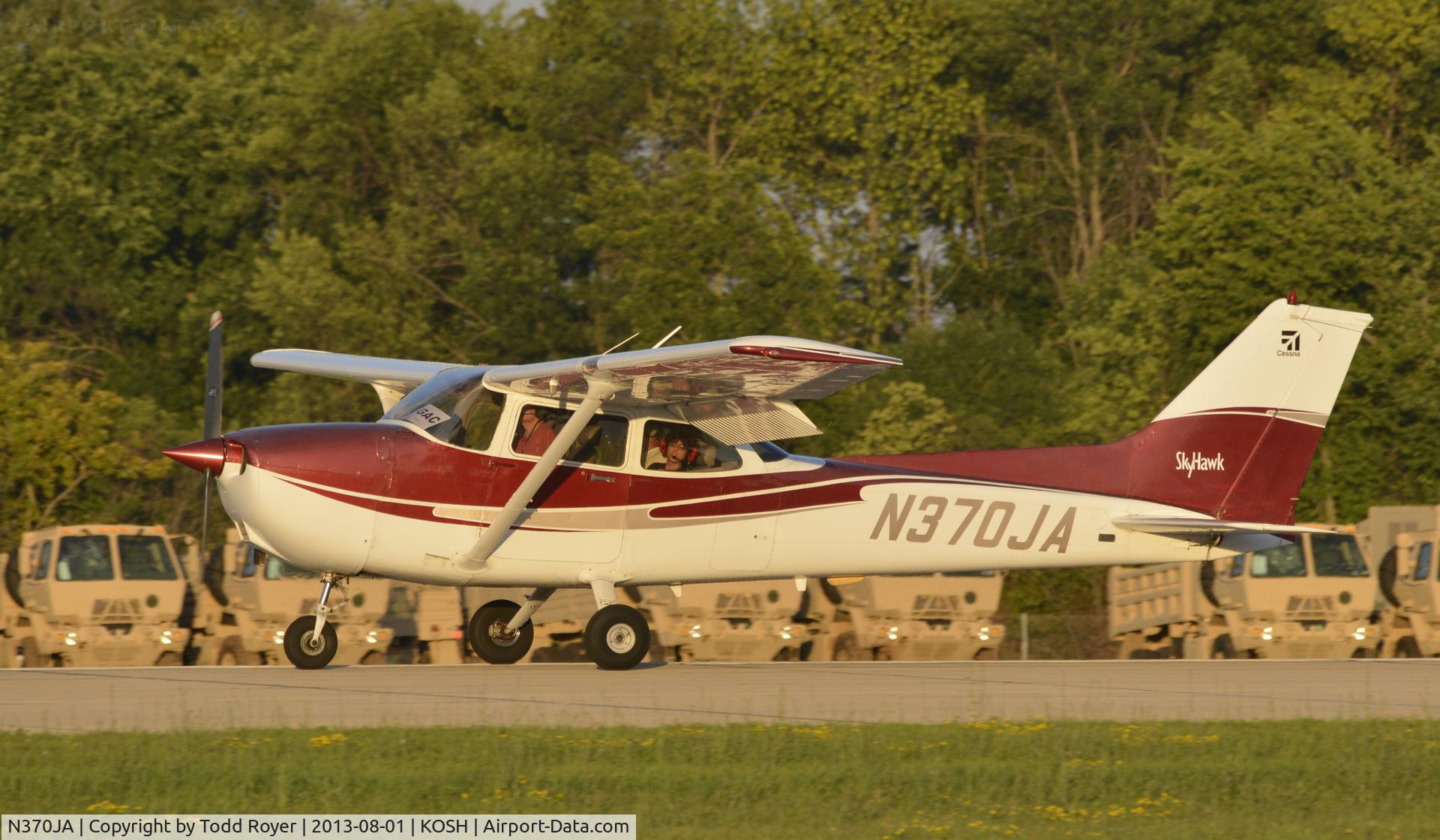 N370JA, 2000 Cessna 172S Skyhawk C/N 172S8651, Airventure 2013