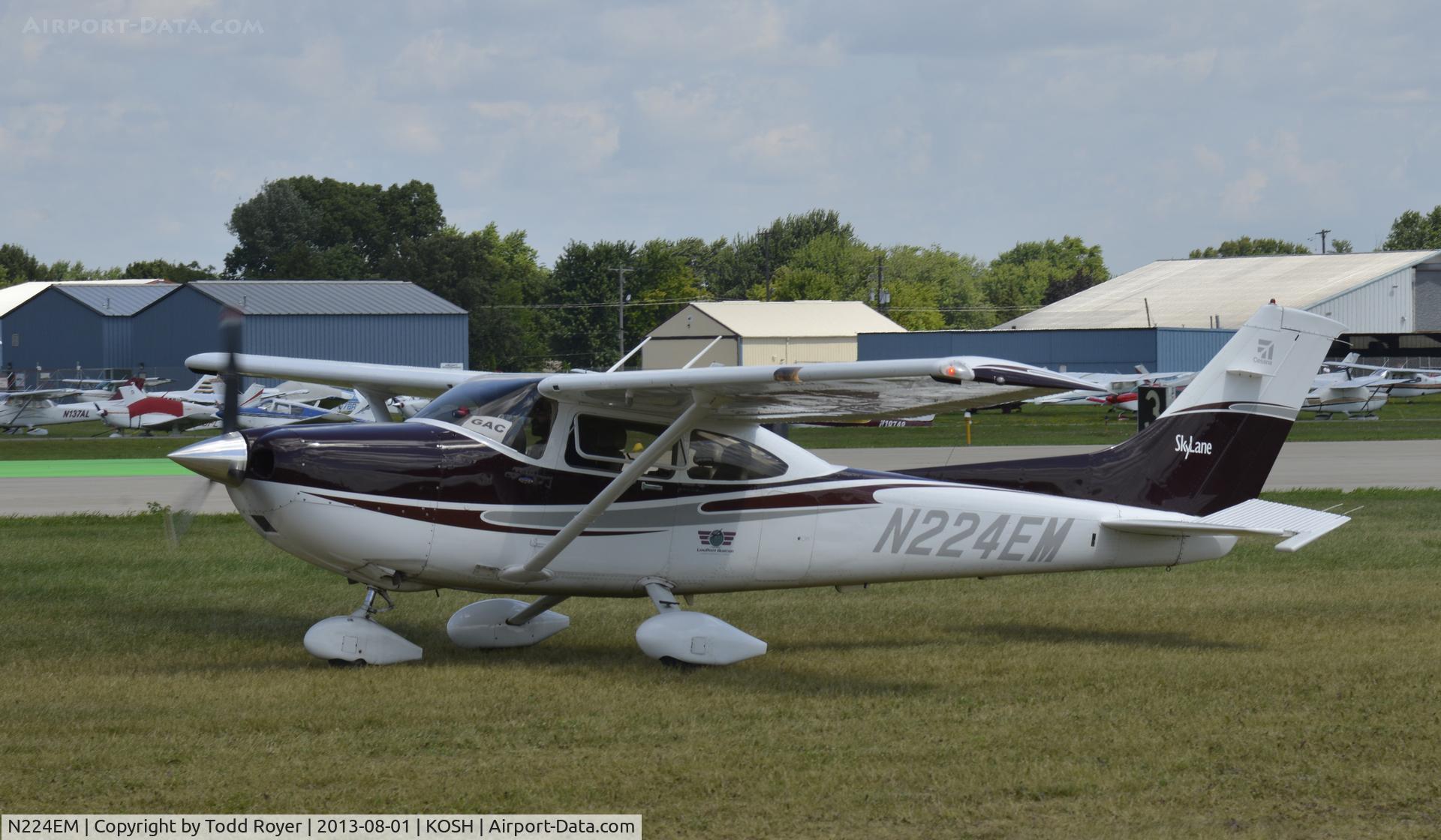 N224EM, 2004 Cessna 182T Skylane C/N 18281350, Airventure 2013