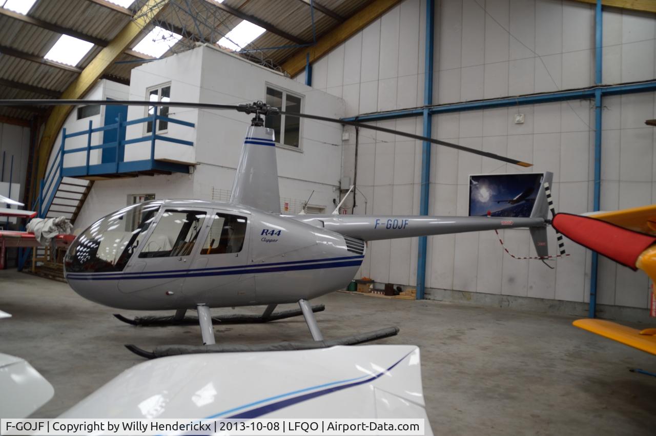 F-GOJF, Robinson R44 C/N 1215, Hangared at Lille-Bondues