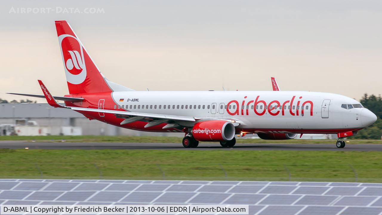 D-ABML, 2012 Boeing 737-86J C/N 37773, departure to Tegel via RW09