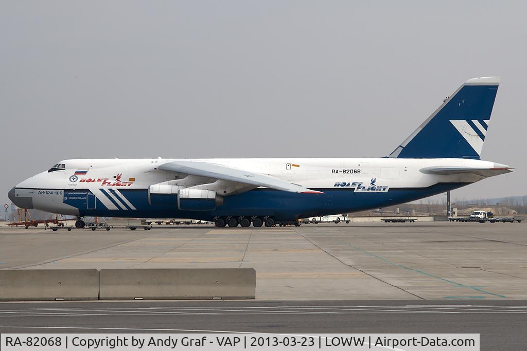 RA-82068, 1993 Antonov An-124-100 Ruslan C/N x770051359127, Polet AN124