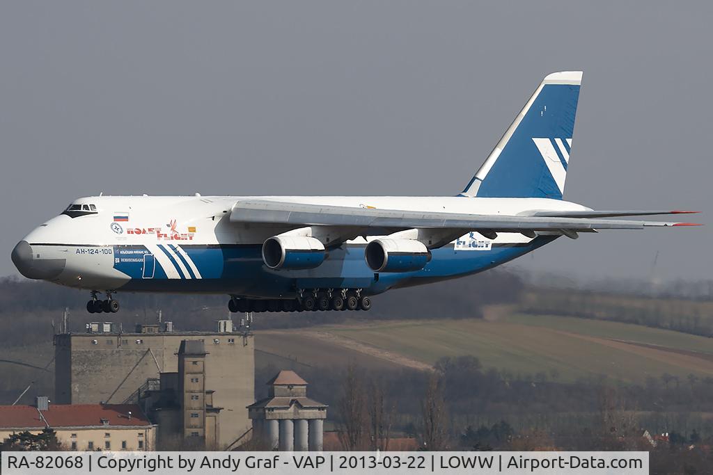 RA-82068, 1993 Antonov An-124-100 Ruslan C/N x770051359127, Polet AN124