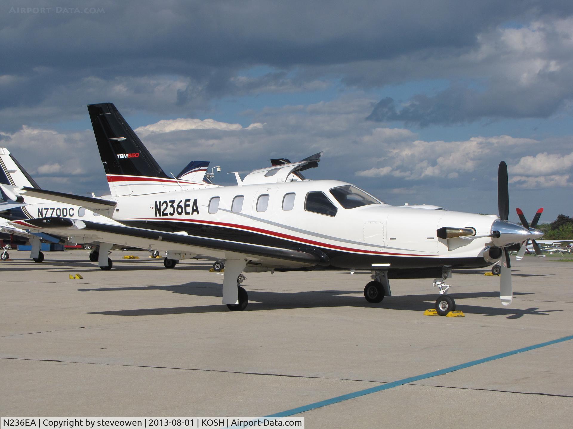 N236EA, 2012 Socata TBM 850 C/N 614, Orion FBO ramp