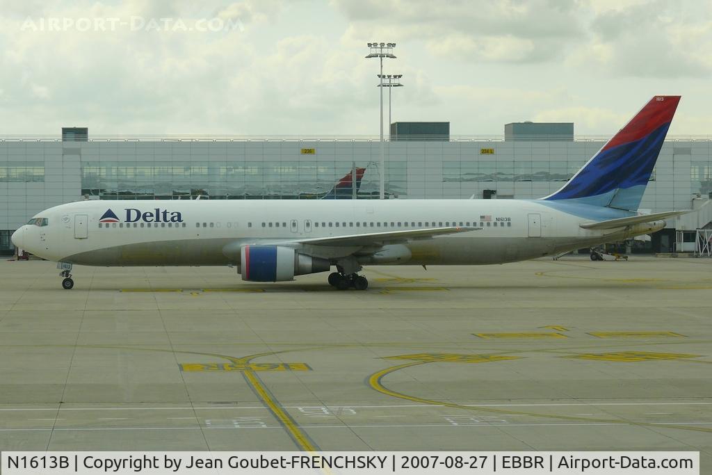 N1613B, 2001 Boeing 767-332 C/N 32776, DELTA