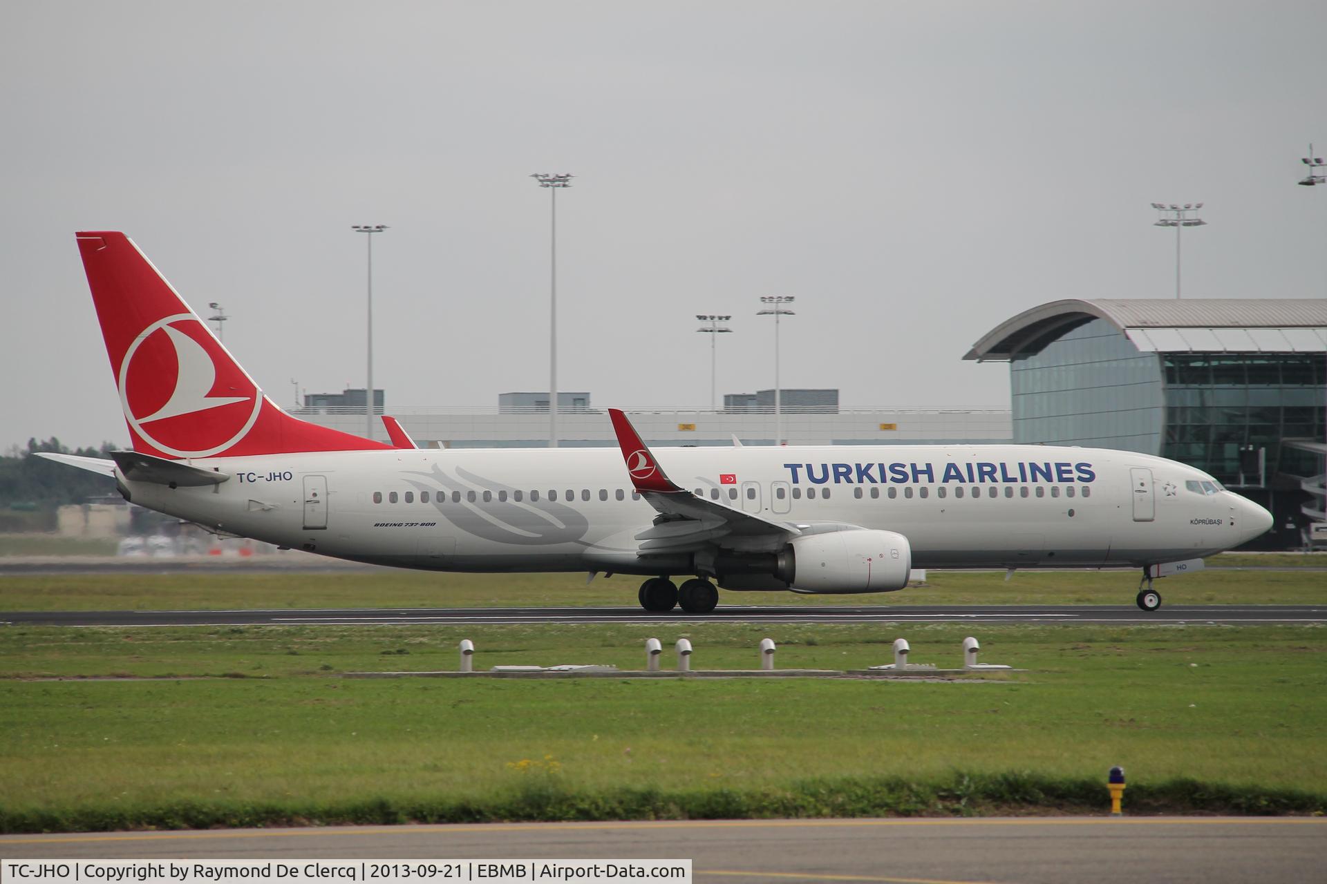 TC-JHO, 2013 Boeing 737-8F2 C/N 40987, Taking-off on rwy 25R at Brussels Airport.
