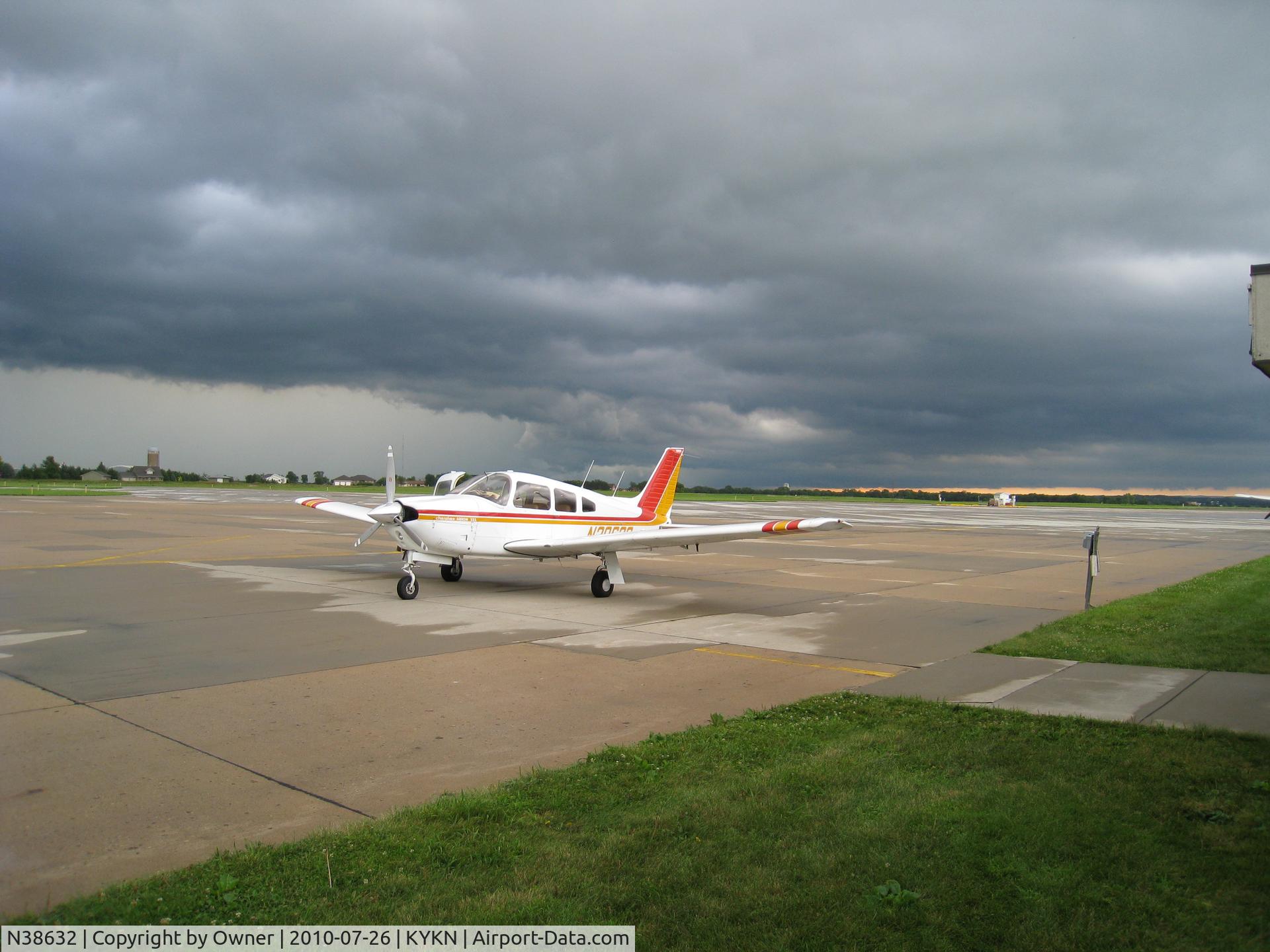 N38632, 1977 Piper PA-28R-201 Cherokee Arrow III C/N 28R-7737103, Taken at KYKN