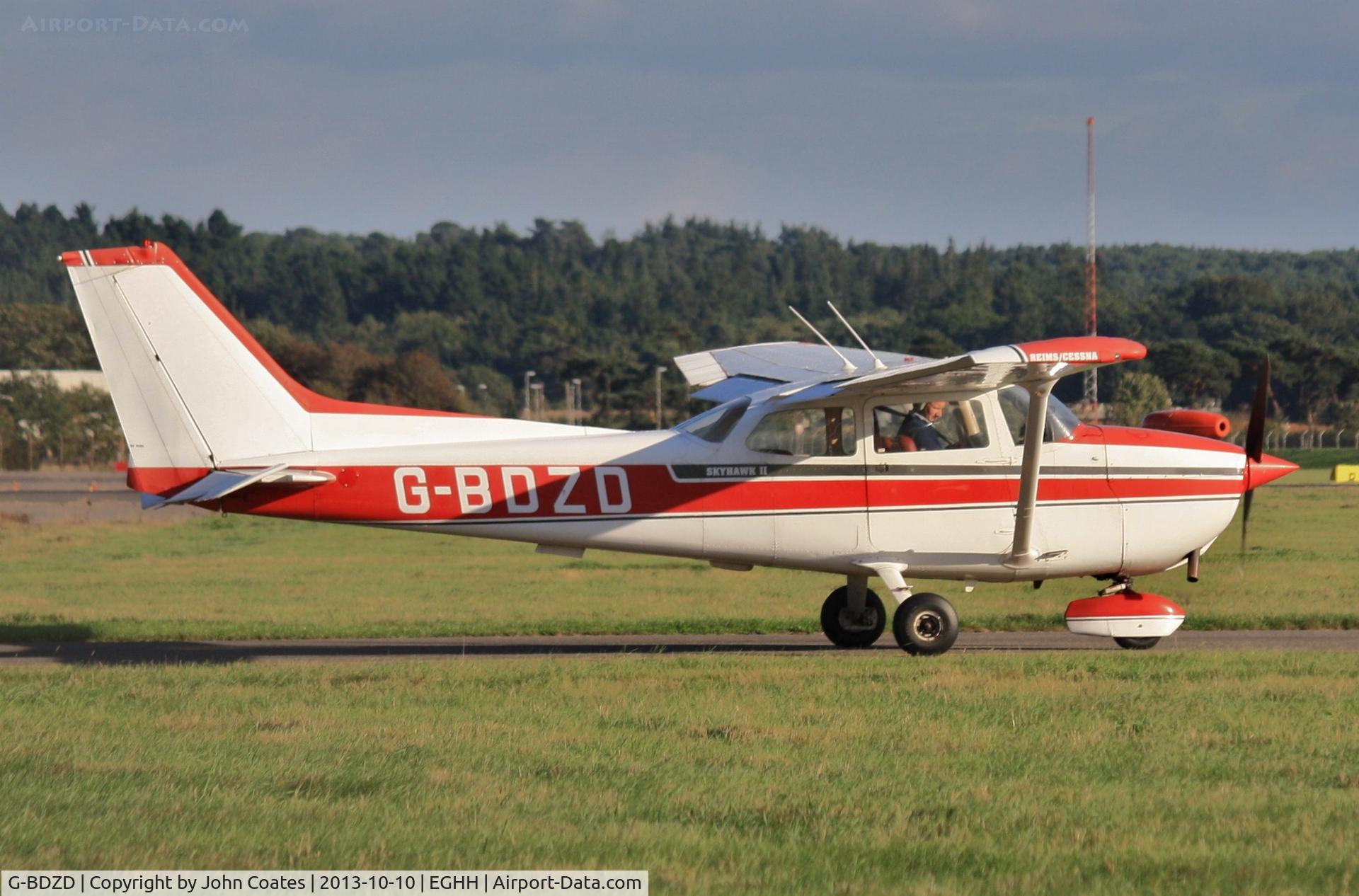 G-BDZD, 1976 Reims F172M Skyhawk Skyhawk C/N 1478, Awaiting to depart 08