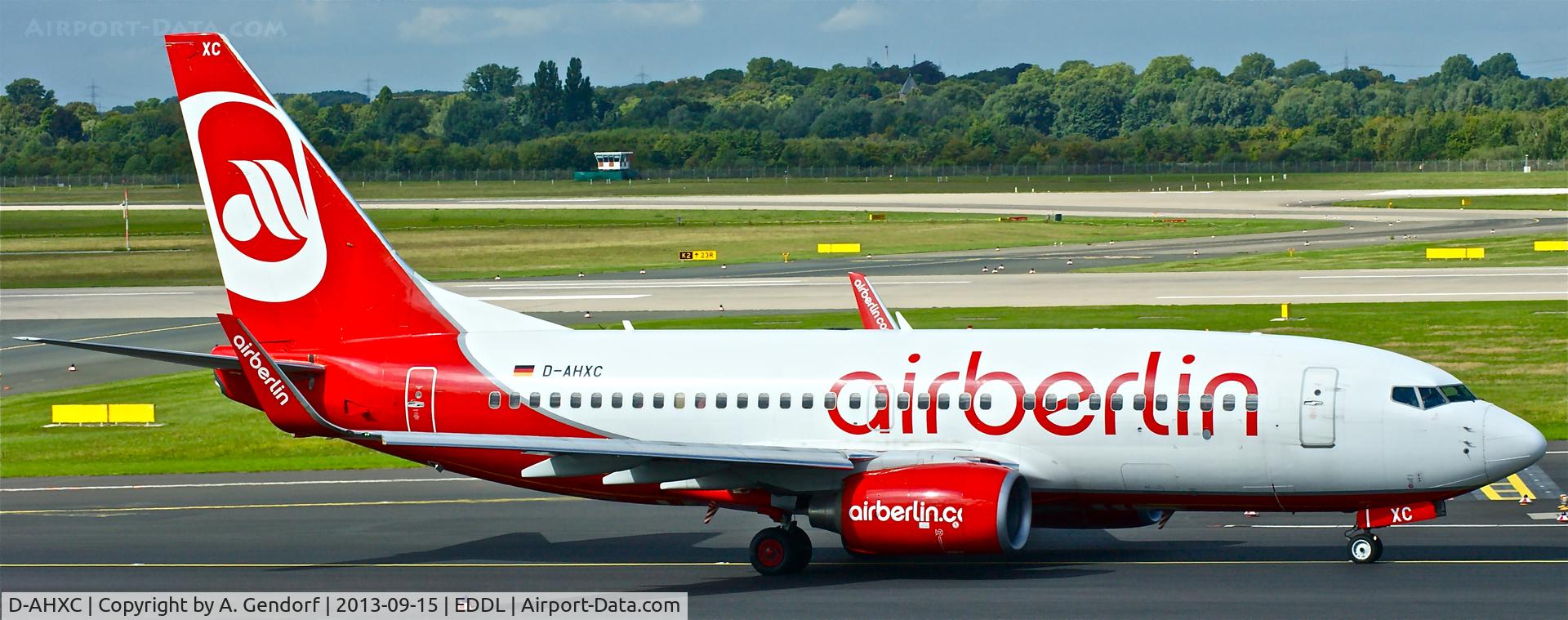 D-AHXC, 2007 Boeing 737-7K5 C/N 34693, TUifly (Air Berlin cs.), is here on the taxiway at Düsseldorf Int´l(EDDL)