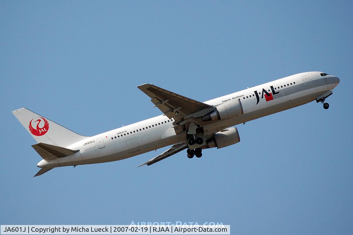 JA601J, 2002 Boeing 767-346/ER C/N 32886, At Narita