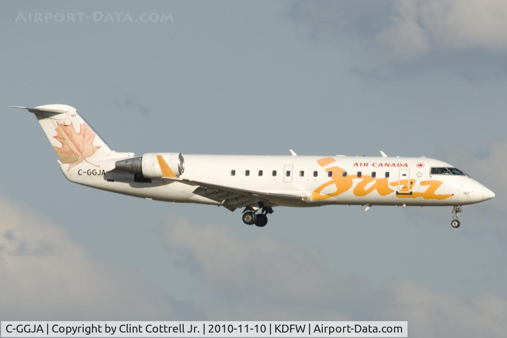 C-GGJA, 2004 Bombardier CRJ-200ER (CL-600-2B19) C/N 8002, Dallas