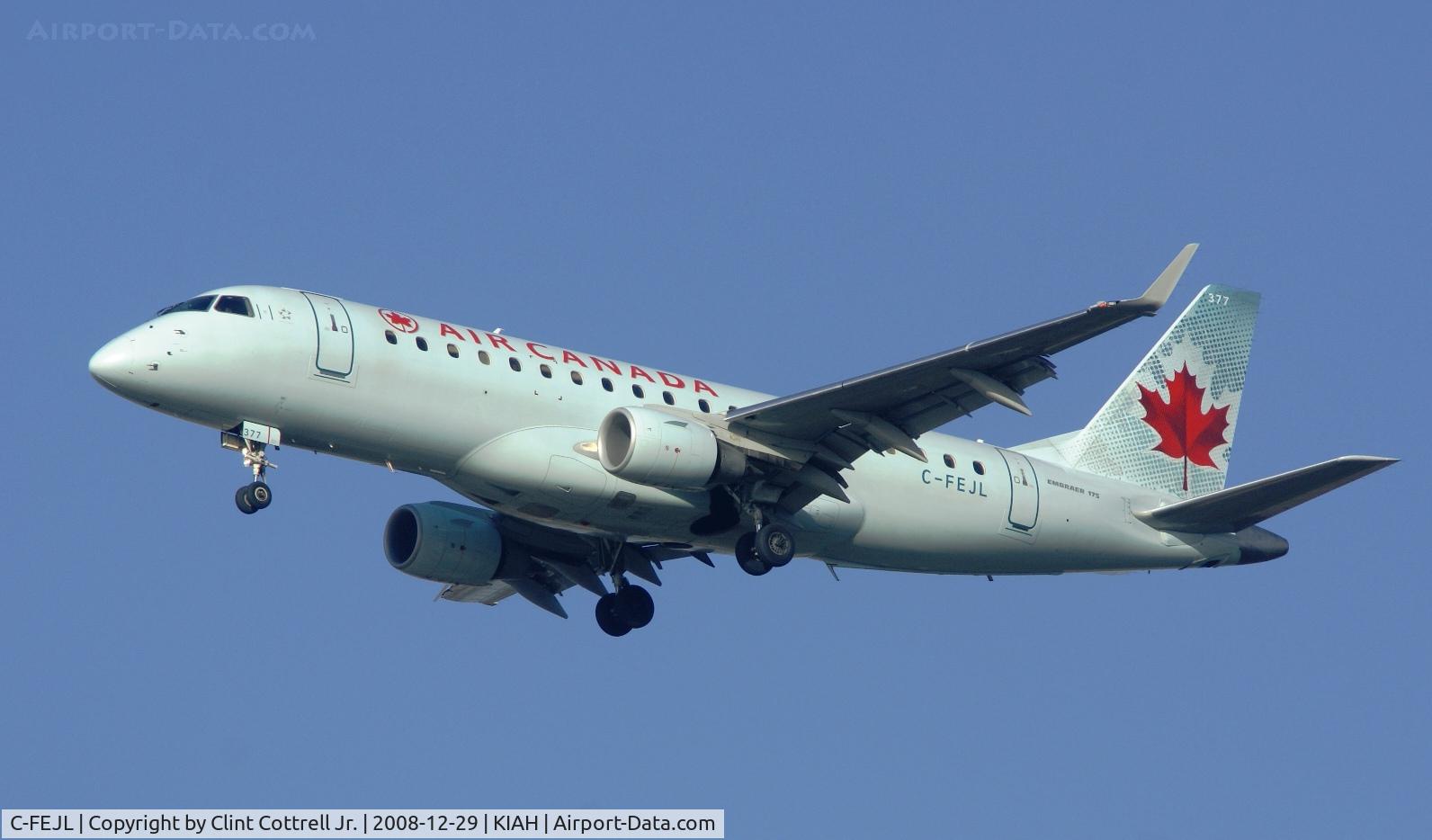 C-FEJL, 2005 Embraer 175SU (ERJ-170-200SU) C/N 17000095, Houston
