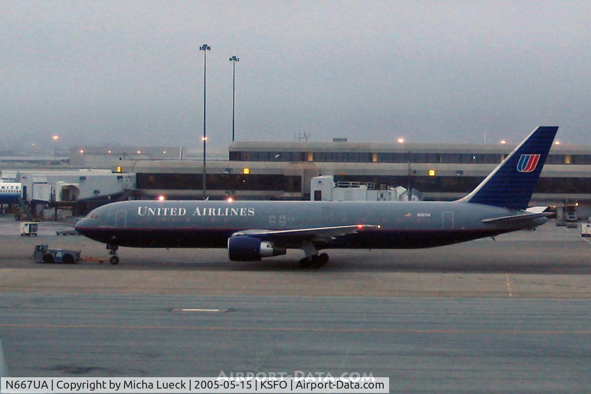 N667UA, 1998 Boeing 767-322 C/N 29239, At San Francisco
