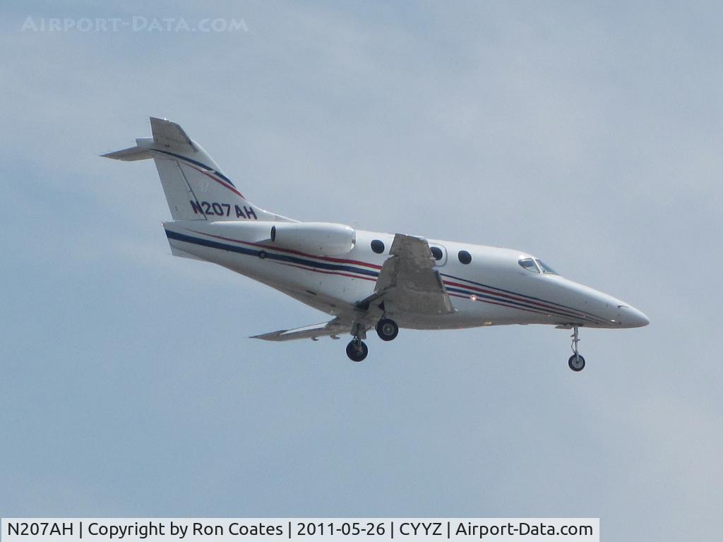 N492TM, Hawker Beechcraft 400A Beechjet C/N RK-580, 2007 Hawker-Beechcraft 390 landing on Rwy 24R at Toronto Int'l Airport