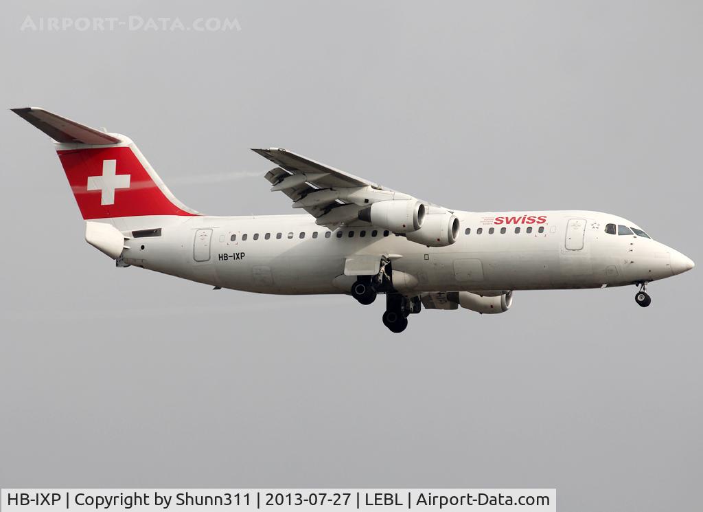HB-IXP, 1996 British Aerospace Avro 146-RJ100 C/N E3283, Landing rwy 07L