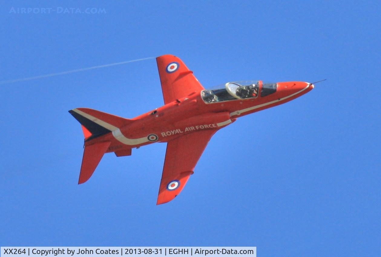 XX264, 1978 Hawker Siddeley Hawk T.1A C/N 100/312100, Flying low over Christchurch whilst displaying at Bournemouth Air Festival