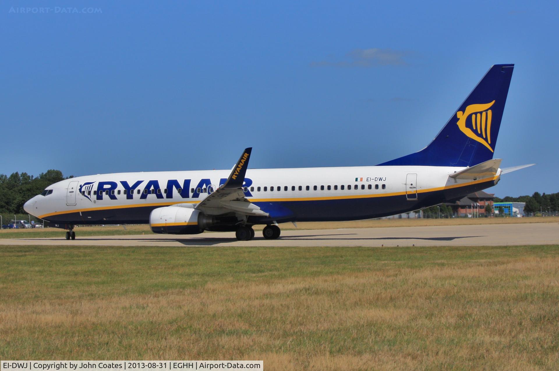 EI-DWJ, 2007 Boeing 737-8AS C/N 36077, Turning to line up for 08 departure