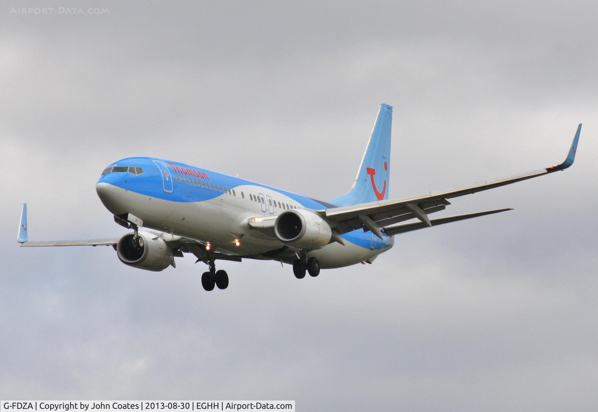 G-FDZA, 2007 Boeing 737-8K5 C/N 35134, Resident on finals to 26