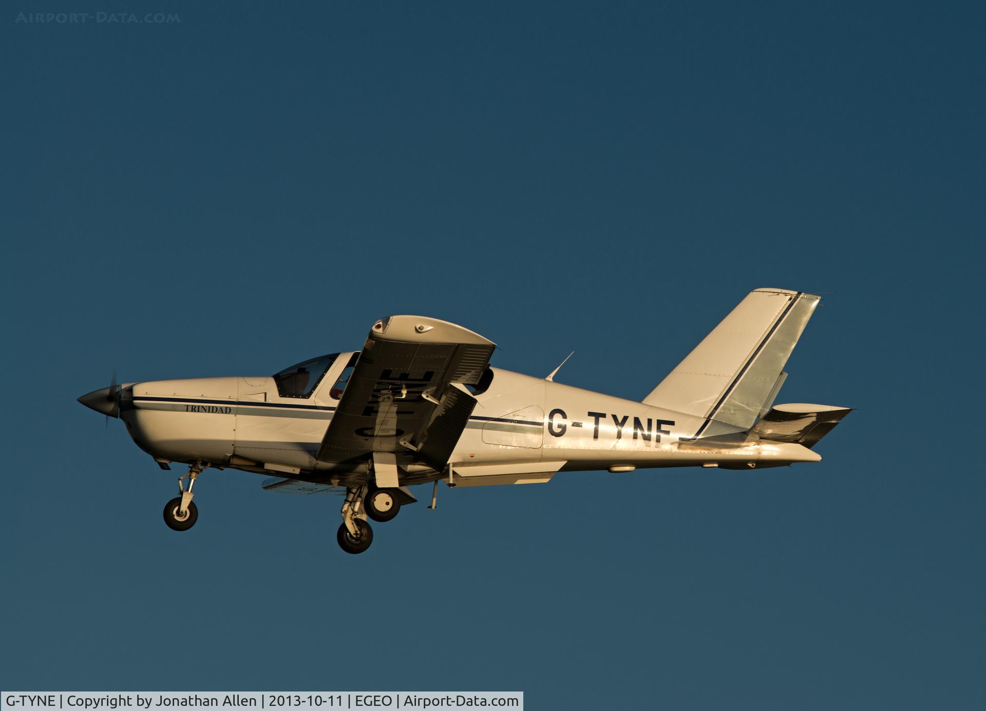 G-TYNE, 1992 Socata TB-20 Trinidad C/N 1523, On approach to Runway 01, Oban.