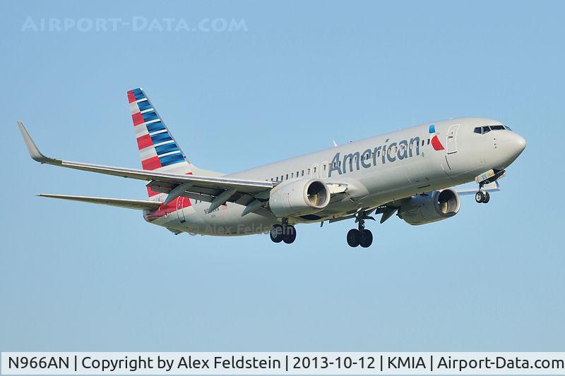 N966AN, 2001 Boeing 737-823 C/N 30094, Miami