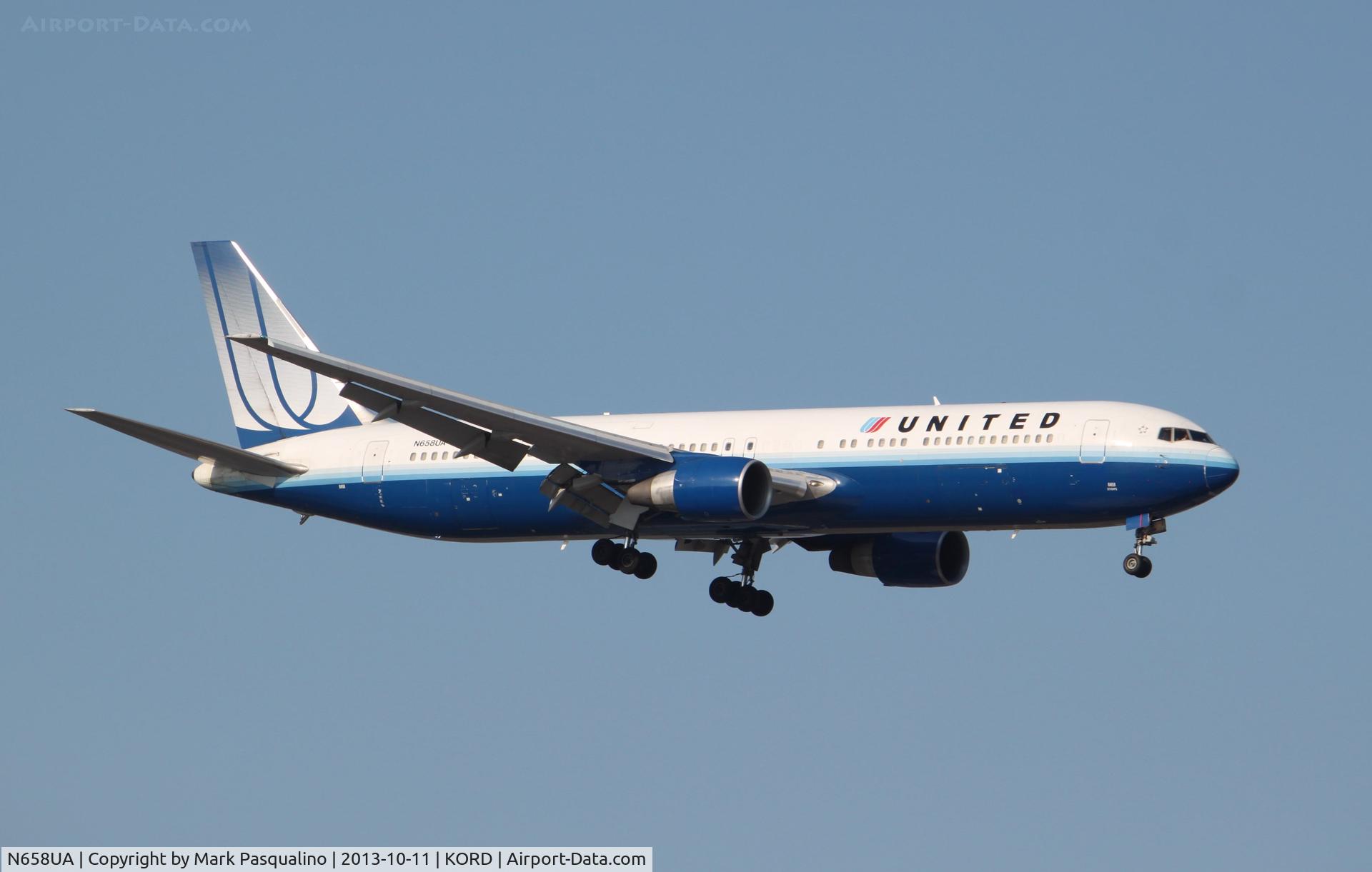 N658UA, 1993 Boeing 767-322 C/N 27113, Boeing 767-300