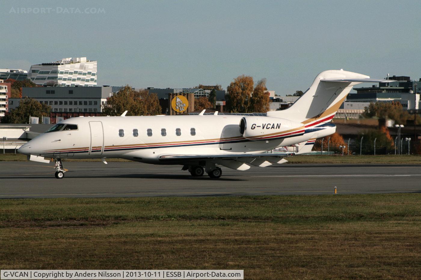 G-VCAN, 2013 Bombardier Challenger 300 (BD-100-1A10) C/N 20401, Lining up runway 30 at noon.