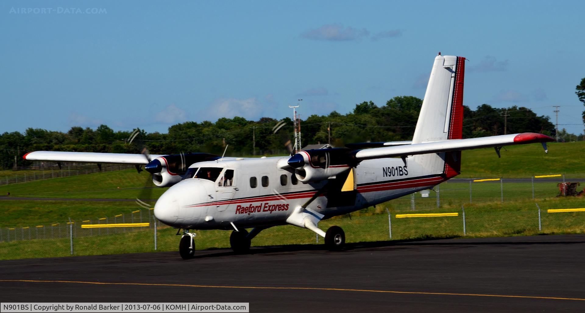 N901BS, 1968 De Havilland Canada DHC-6-200 Twin Otter C/N 160, Taxi Orange
