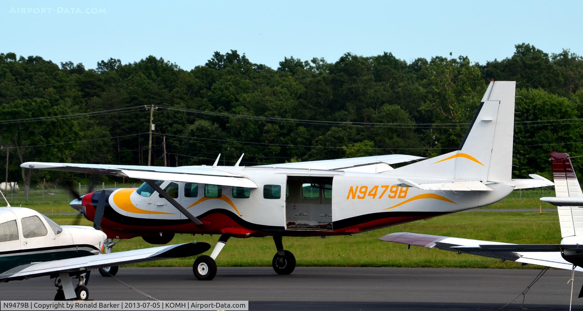 N9479B, 1988 Cessna 208B C/N 208B0082, Taxi Orange
