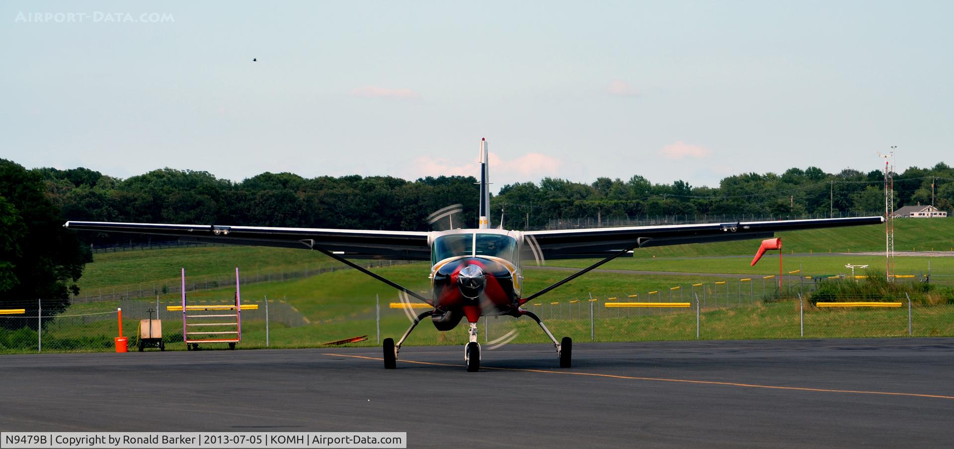 N9479B, 1988 Cessna 208B C/N 208B0082, Taxi Orange