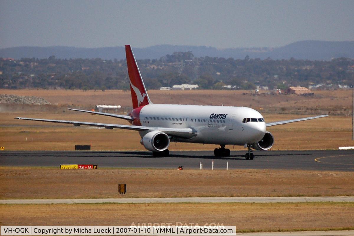 VH-OGK, 1991 Boeing 767-338 C/N 25316, At Melbourne