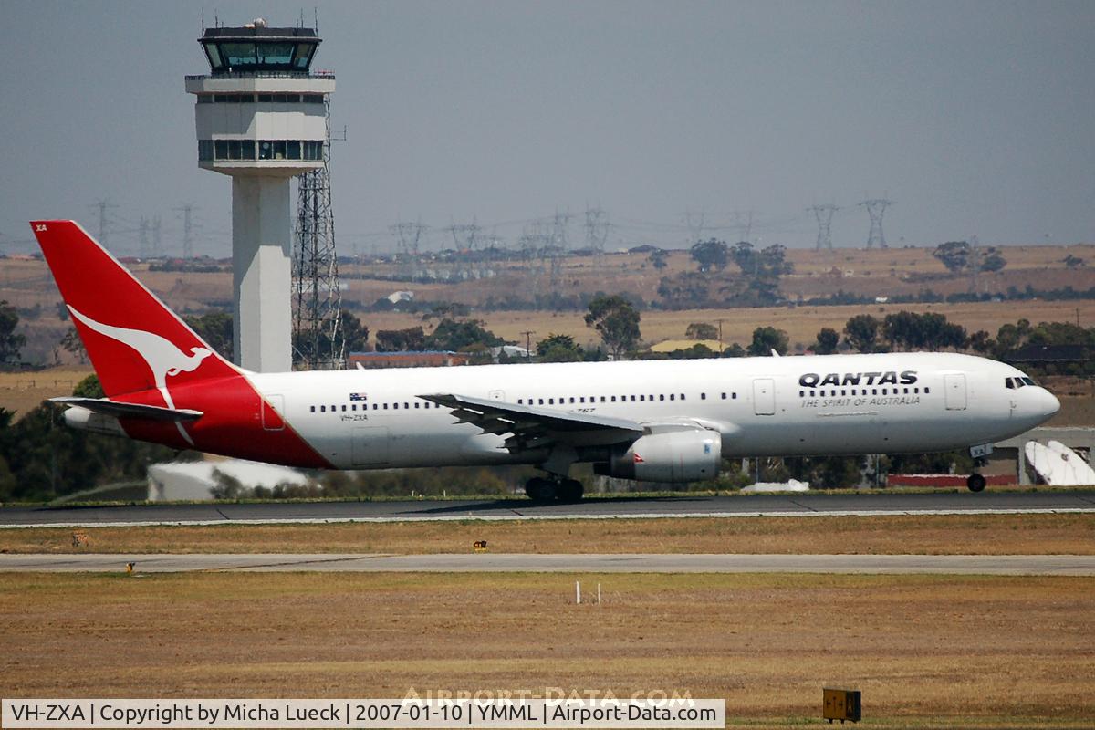 VH-ZXA, 1990 Boeing 767-336 C/N 24337, At Melbourne