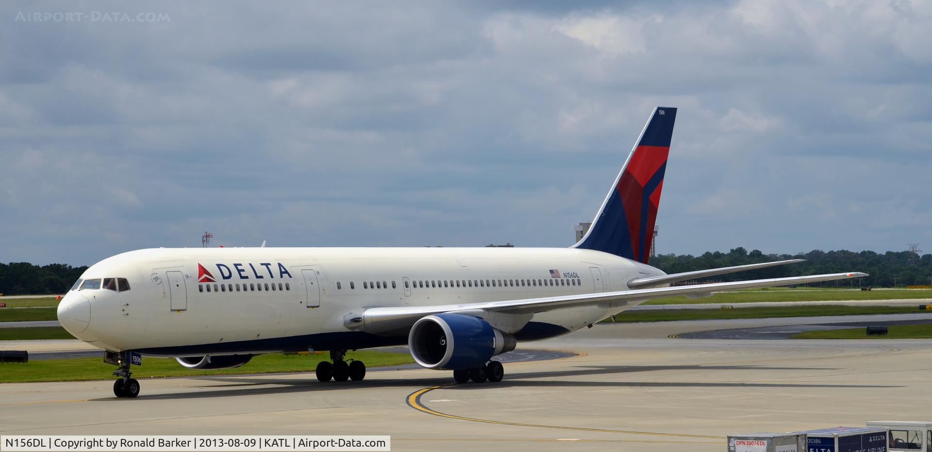 N156DL, 1991 Boeing 767-3P6 C/N 25354, Taxi Atlanta