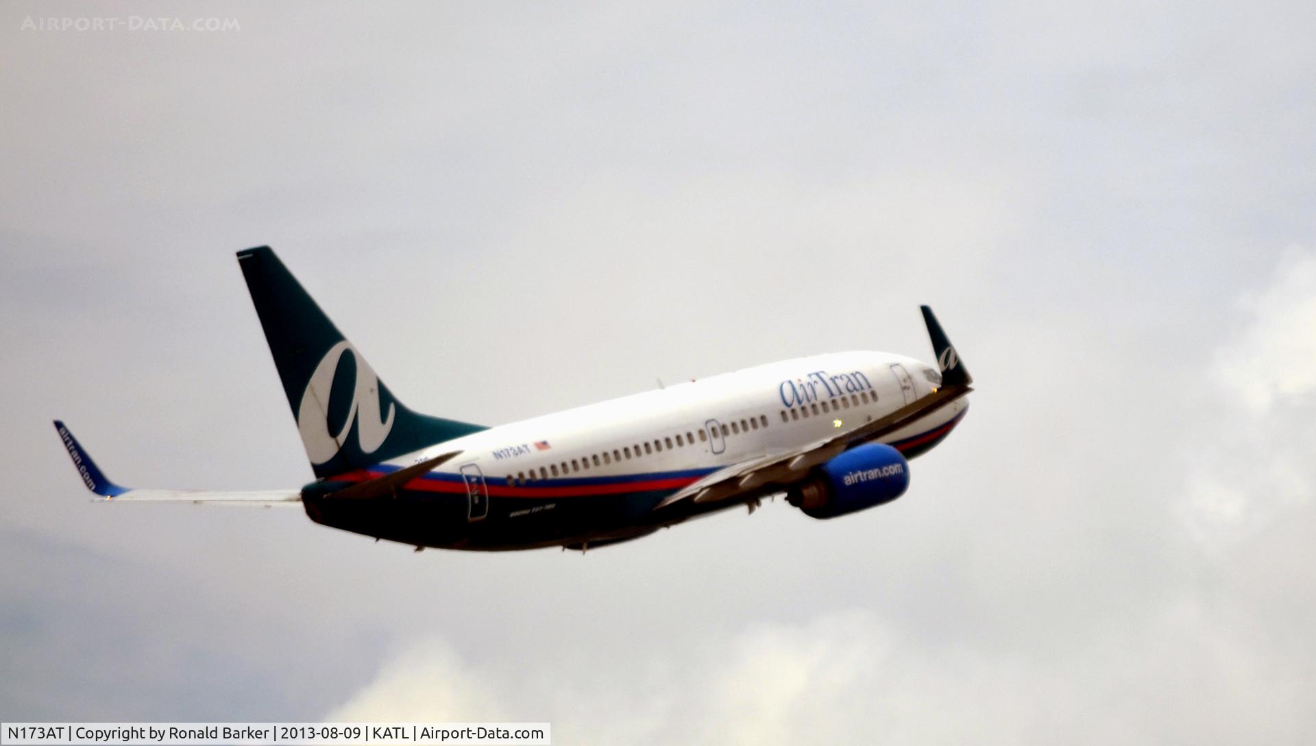 N173AT, 2004 Boeing 737-76N C/N 32661, Departure Atlanta