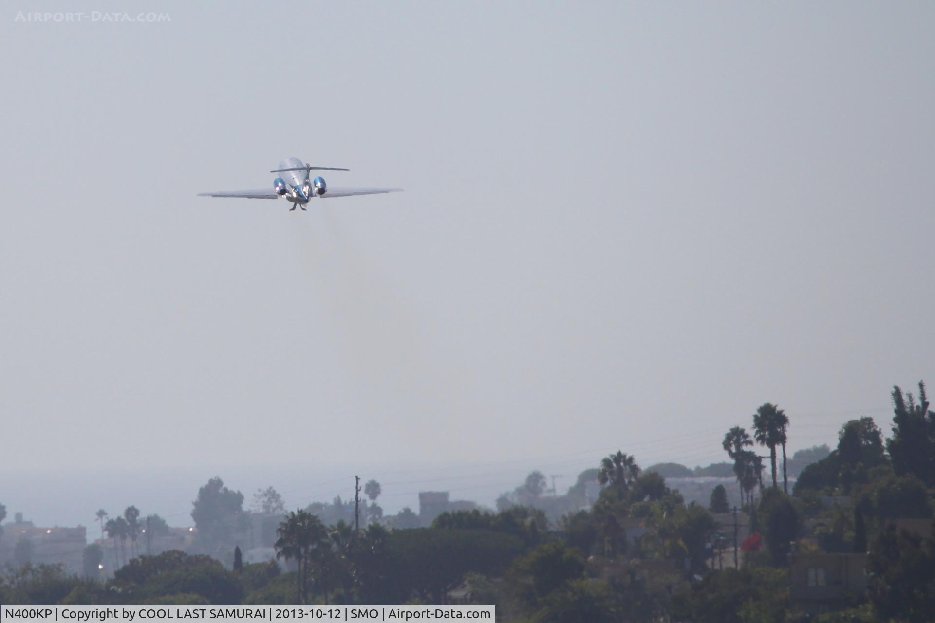 N400KP, 2001 Beech 400A Beechjet C/N RK-308, departing from SMO Rwy21