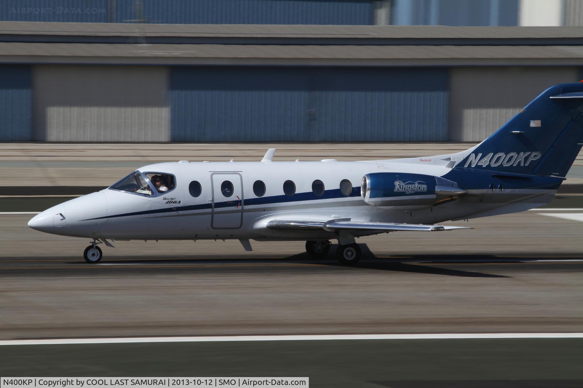 N400KP, 2001 Beech 400A Beechjet C/N RK-308, Beechjet departing SMO Rwy21
