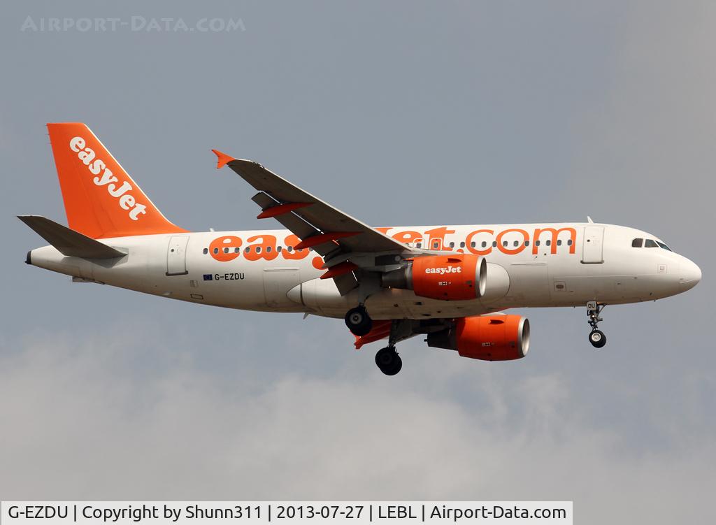 G-EZDU, 2008 Airbus A319-111 C/N 3735, Landing rwy 07L