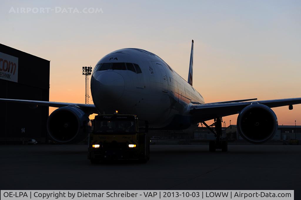 OE-LPA, 1997 Boeing 777-2Z9/ER C/N 28698, Austrian Airlines Boeing 777-200