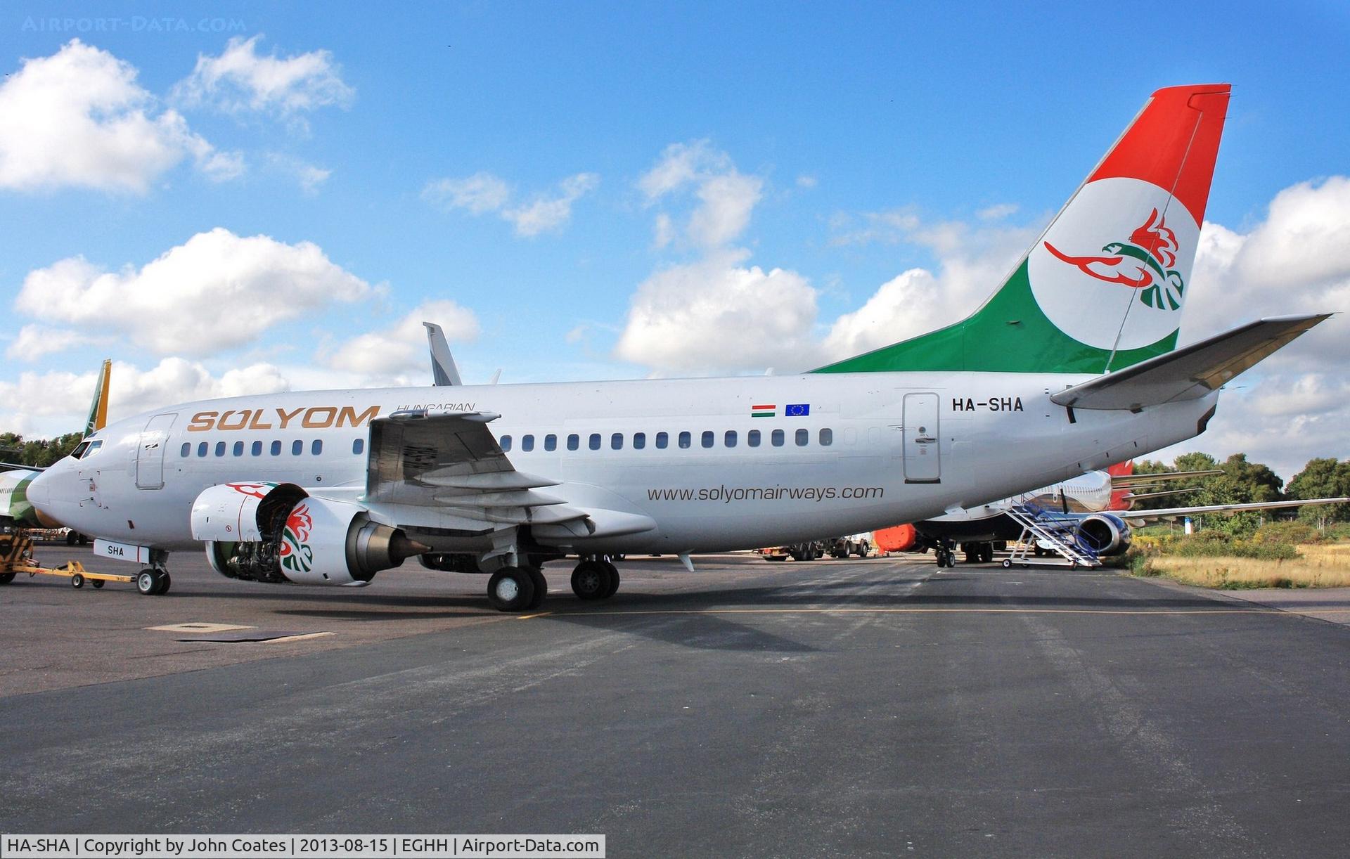 HA-SHA, 1992 Boeing 737-505 C/N 24648, Engine running during preparation.