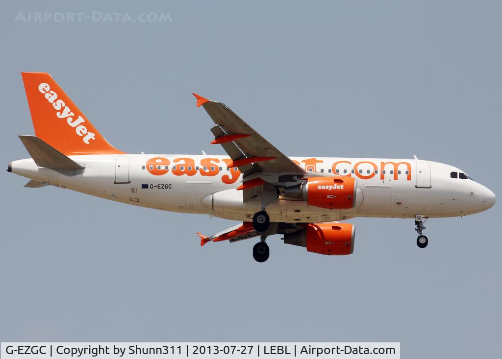 G-EZGC, 2010 Airbus A319-111 C/N 4444, Landing rwy 07L