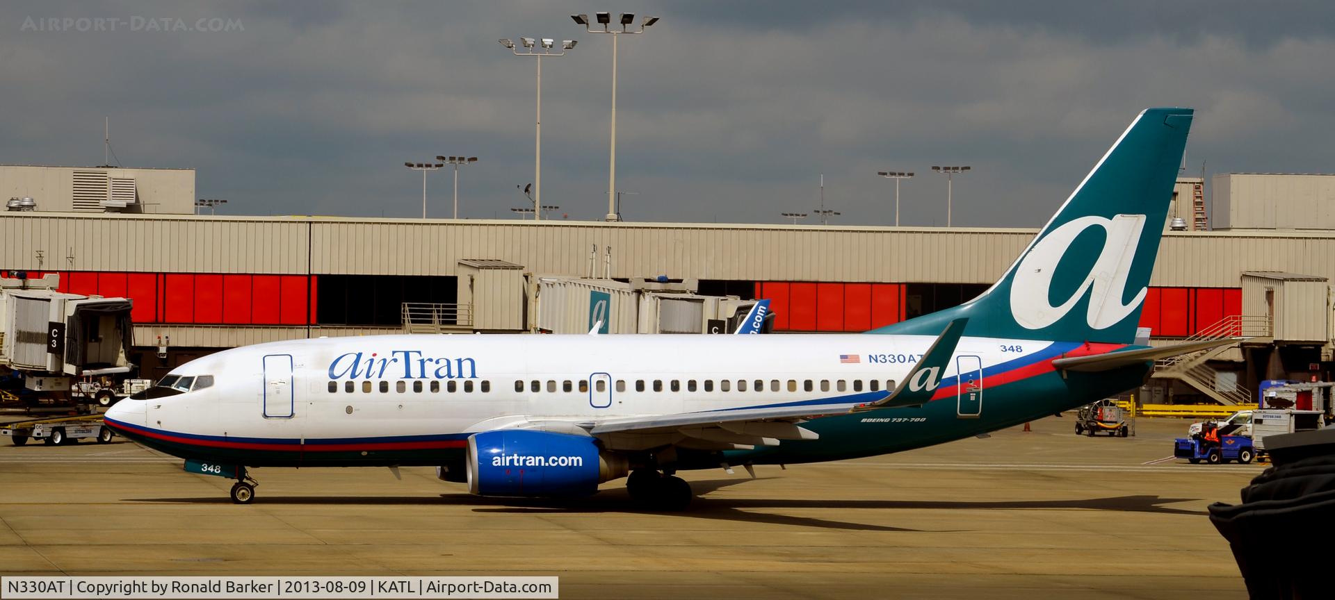 N330AT, 2007 Boeing 737-7BD C/N 36399, Taxi Atlanta