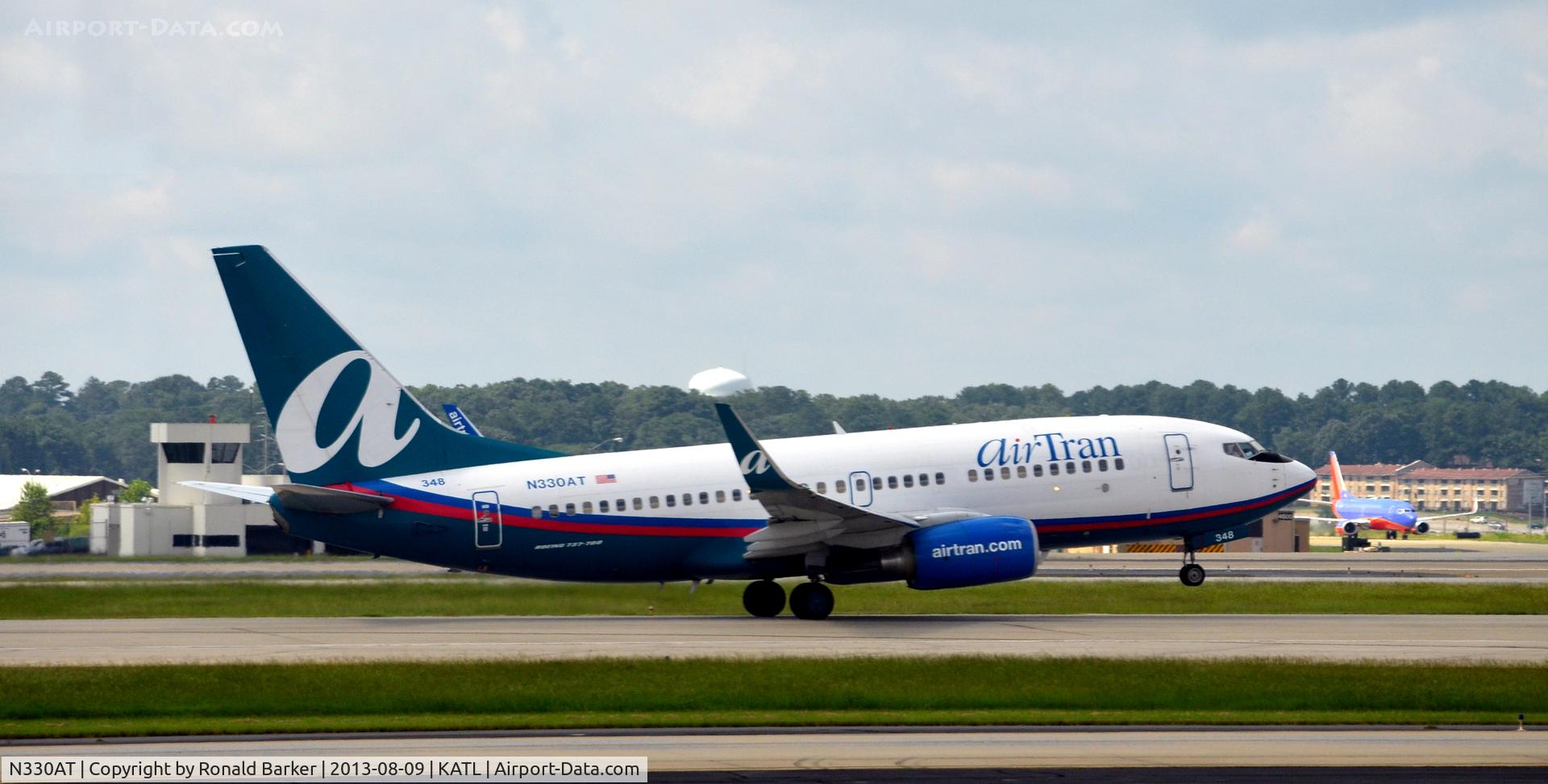 N330AT, 2007 Boeing 737-7BD C/N 36399, Takeoff Atlanta