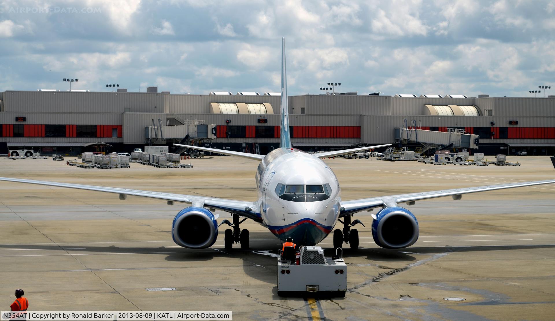N354AT, 2009 Boeing 737-7BD C/N 36725, Pushback Atlanta